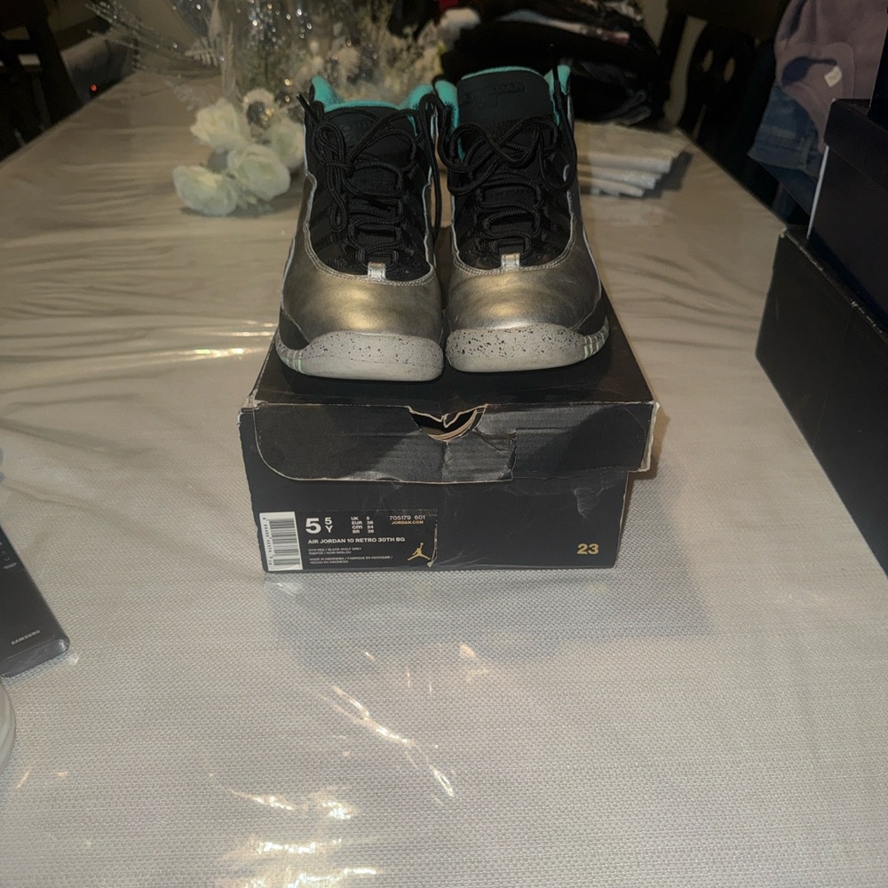 Jordan Kids' Black and Metallic Sneakers